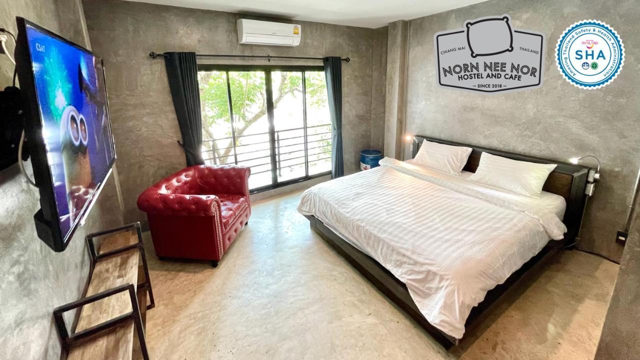 Norn Nee Nor Hostel Чиангмай Екстериор снимка