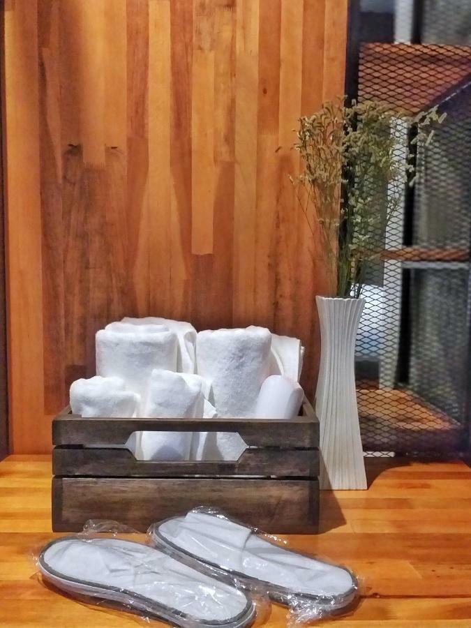 Norn Nee Nor Hostel Чиангмай Екстериор снимка